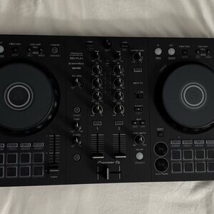 PIONEER Black DJ Controller with Dual Decks